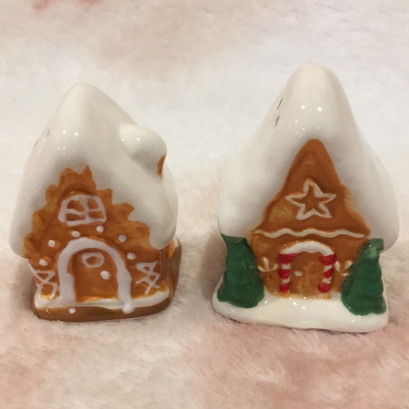 Ceramic Christmas Gingerbread House Mini Salt & Pepper Shaker Set of Two NWOT - Picture 6 of 10